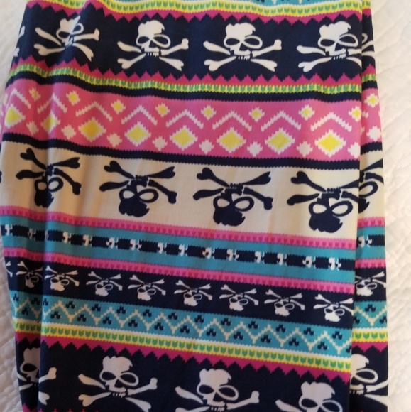 BNWT skull crop leggings - Picture 2 of 4